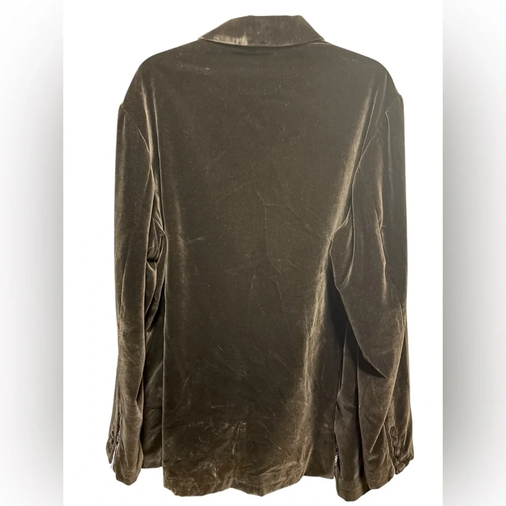 Robert Graham size Large Dark‎ Brown Suede suit jacket. Inside is 100% cotton.